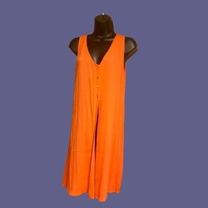 Guess sleeveless orange three button tunic